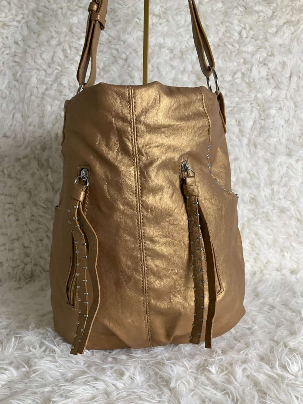 BUENO GOLD COLLECTION WOMEN'S METALLIC HOBO BAG~NEW!